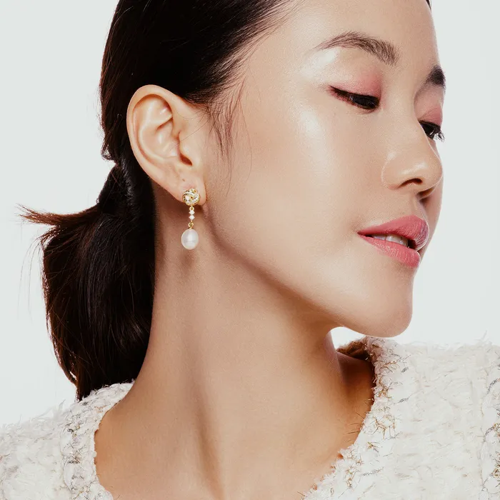 Pearly Lustre Earrings Elegant Freshwater Pearl Earrings WE00845 Asian Civilisations Museum