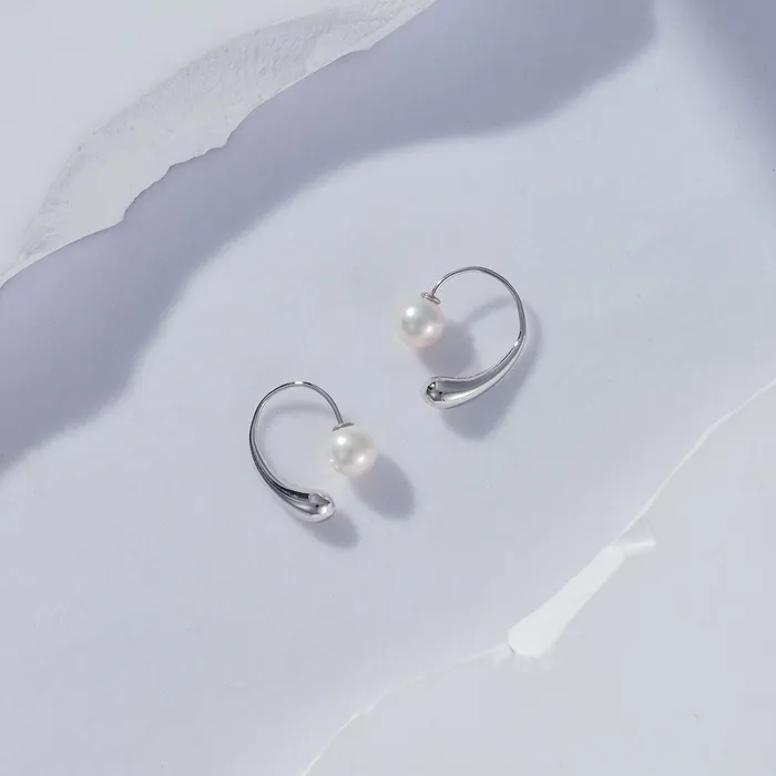 Pearly Lustre Earrings Freshwater Pearl Earrings WE00586 FLUID