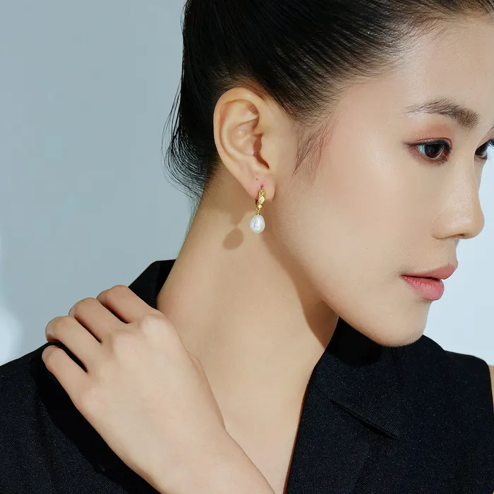 Pearly Lustre Earrings New Yorker Freshwater Pearl Earrings WE00352