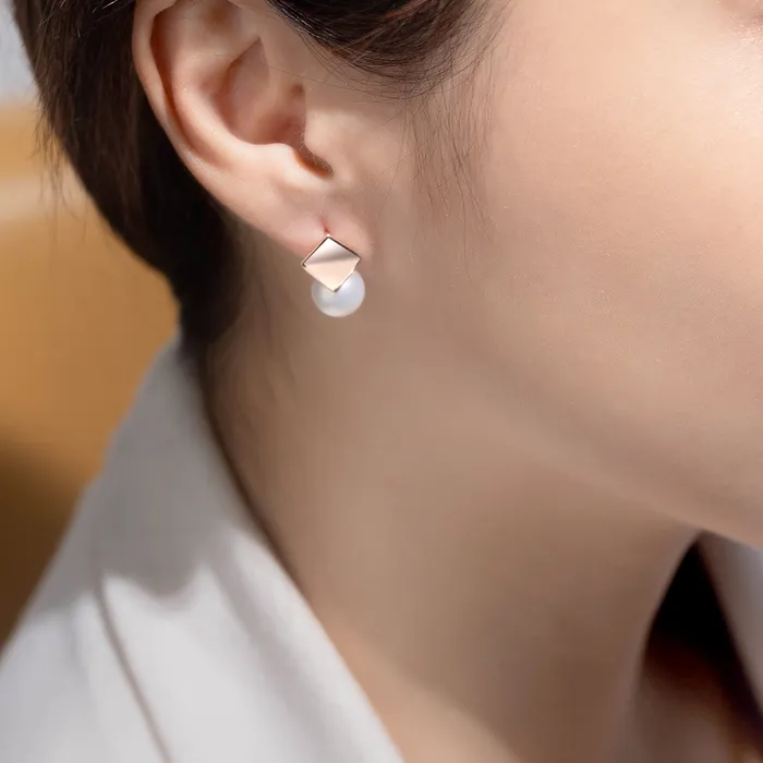 Pearly Lustre Earrings New Yorker Freshwater Pearl Earrings WE00517