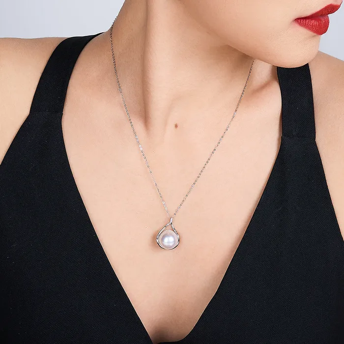 Pearly Lustre Necklaces 18K Solid Gold Australian White South Sea Pearl Necklace KN00229
