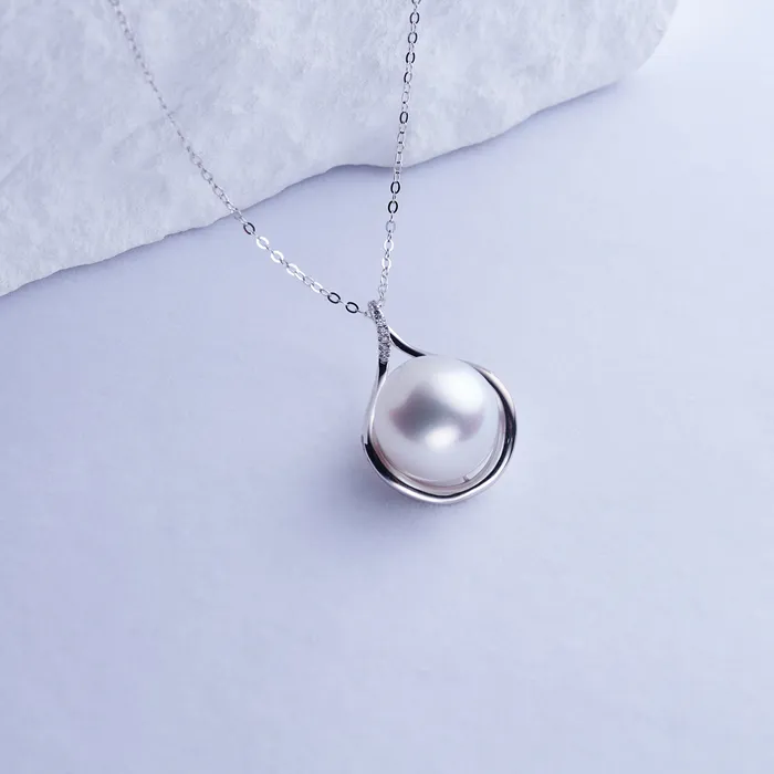 Pearly Lustre Necklaces 18K Solid Gold Australian White South Sea Pearl Necklace KN00229