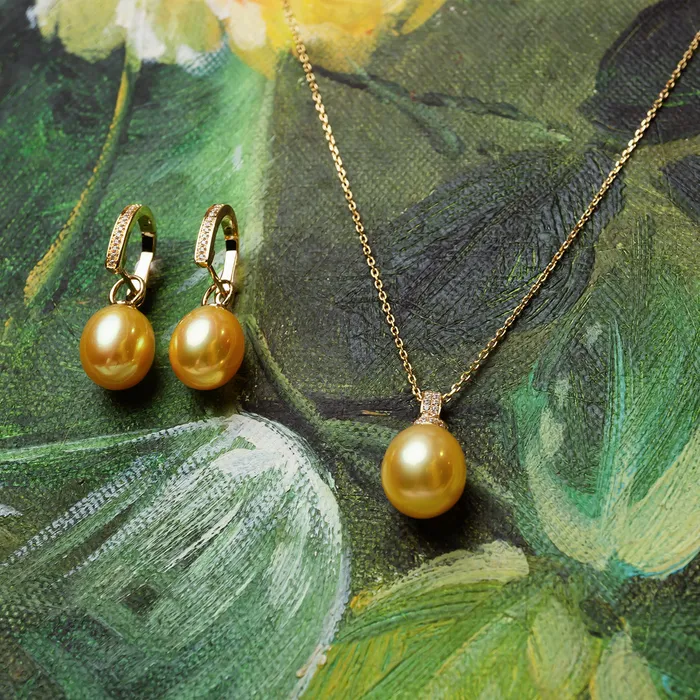 Pearly Lustre Necklaces 18K Solid Gold South Sea Golden Pearl Necklace KN00012