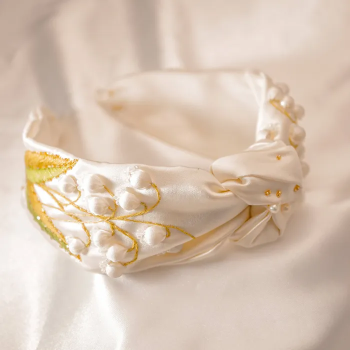 Pearly Lustre Necklaces Passion for Life French Embroidery Freshwater Pearl Hairwear HW00010