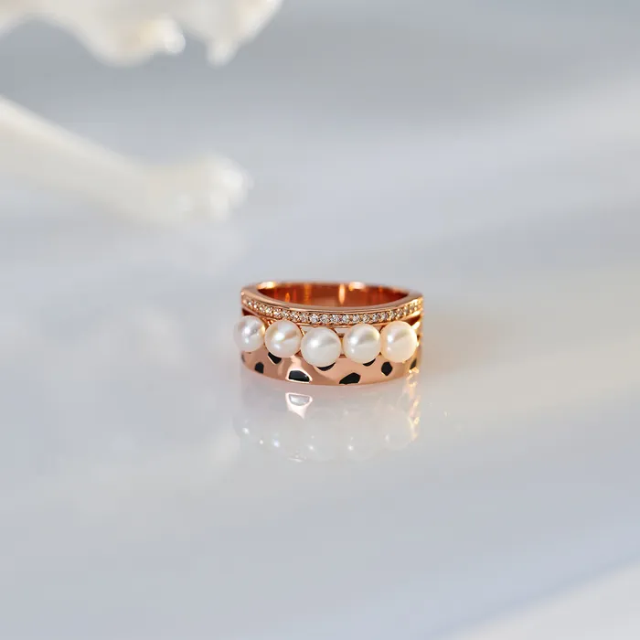 Pearly Lustre Rings Cheetah Print Pearl Ring WR00278 SAFARI
