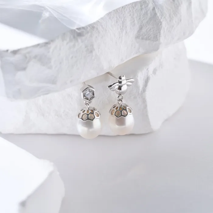 Pearly Lustre Top Grade Drop Shape Pearl Earrings WE00885 Beelieve Earrings