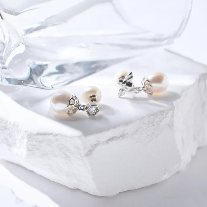 Pearly Lustre Top Grade Drop Shape Pearl Earrings WE00885 Beelieve Earrings