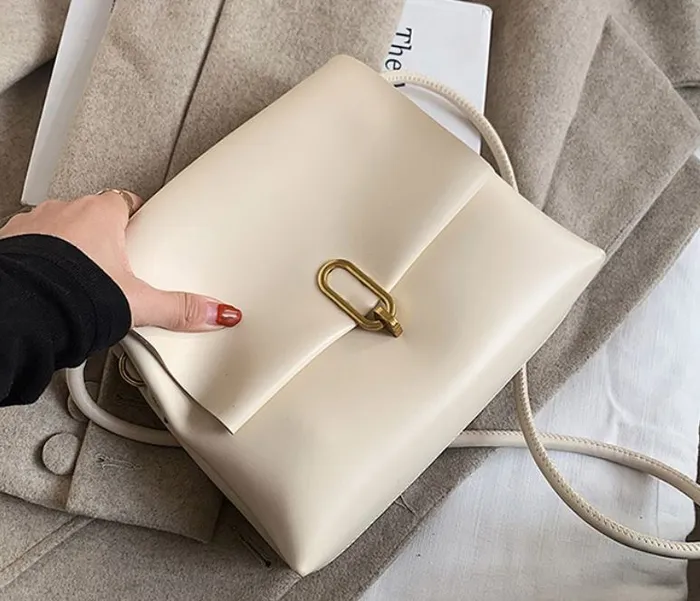 polly Earrings PB157 Beige Shoulder Bag