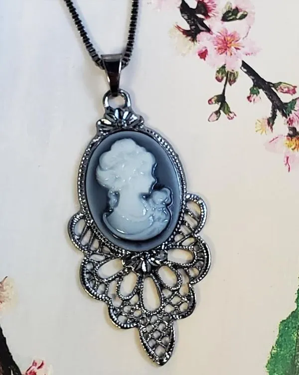 polly Necklaces AZ90 Gun Metal Portrait Necklace with FREE Earrings