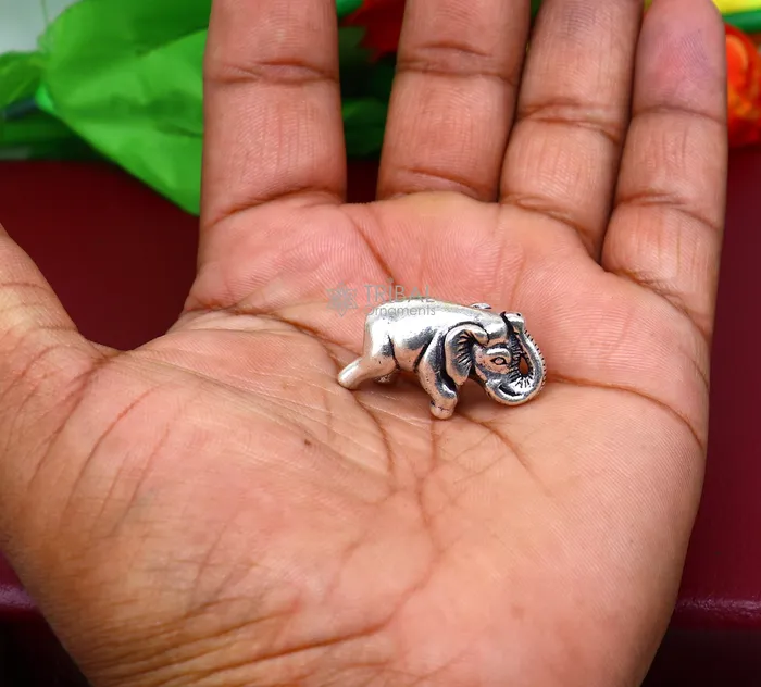 Small tiny size Fully solid 925 Sterling silver Baby Elephant Sculpture statue figurine The Perfect Gift for Any Occasion art609 TRIBAL ORNAMENTS Necklaces Small tiny size Fully solid 925 Sterling silver Baby Elephant Sculpture statue figurine The Perfect Gift for Any Occasion art609 TRIBAL ORNAMENTS Necklaces