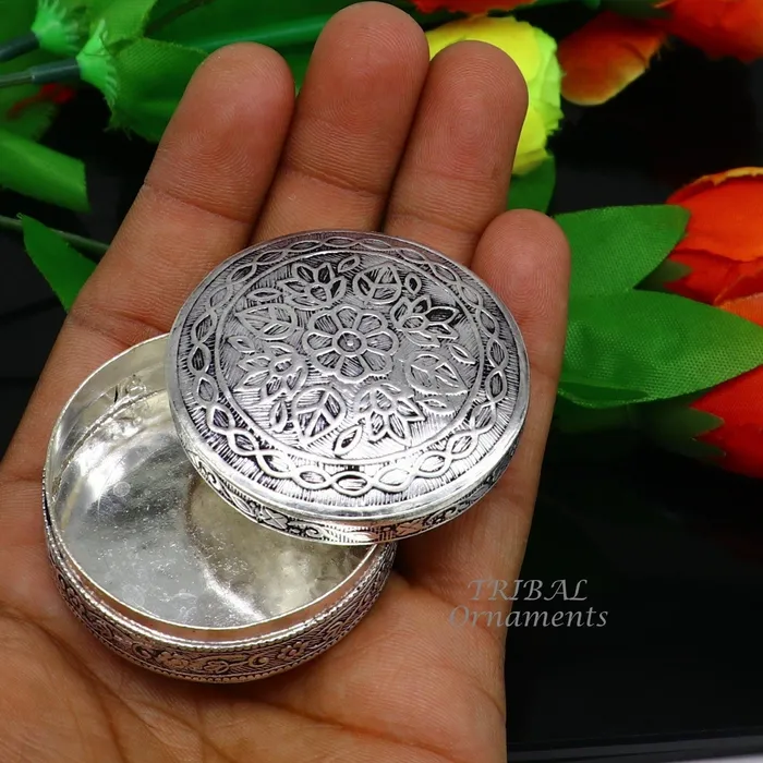 TRIBAL ORNAMENTS Necklaces 2 wide Vintage style 925 sterling silver handmade trinket box eye kajal box container box kumkum box sindur box brides gift stb714 TRIBAL ORNAMENTS Necklaces 2 wide Vintage style 925 sterling silver handmade trinket box eye kajal box container box kumkum box sindur box brides gift stb714