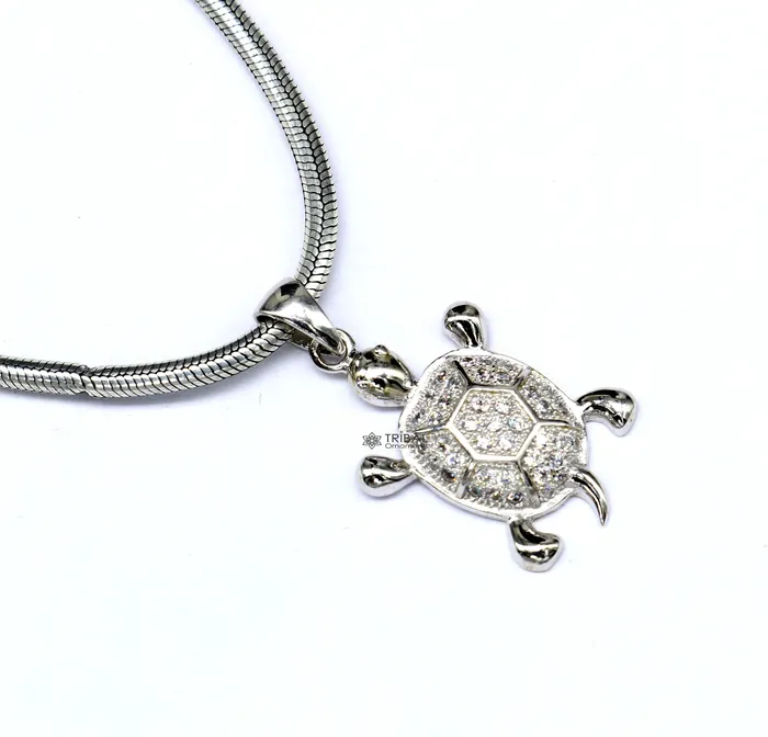 TRIBAL ORNAMENTS Necklaces 925 sterling silver beautiful cubic zircon stone Tortoise pendant adding a touch of natural beauty and sophistication to any outfit nsp630