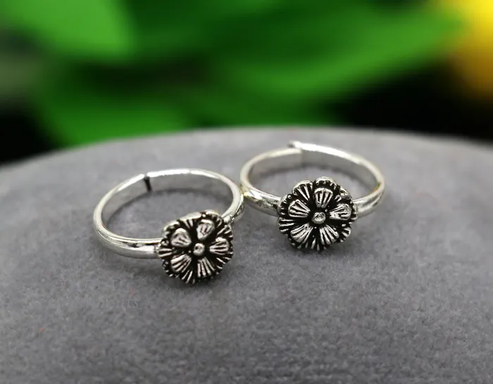 TribalOrnaments Rings 925 sterling silver excellent vintage floral design handmade toe ring toe band stylish modern womens brides jewelry from india ytr41
